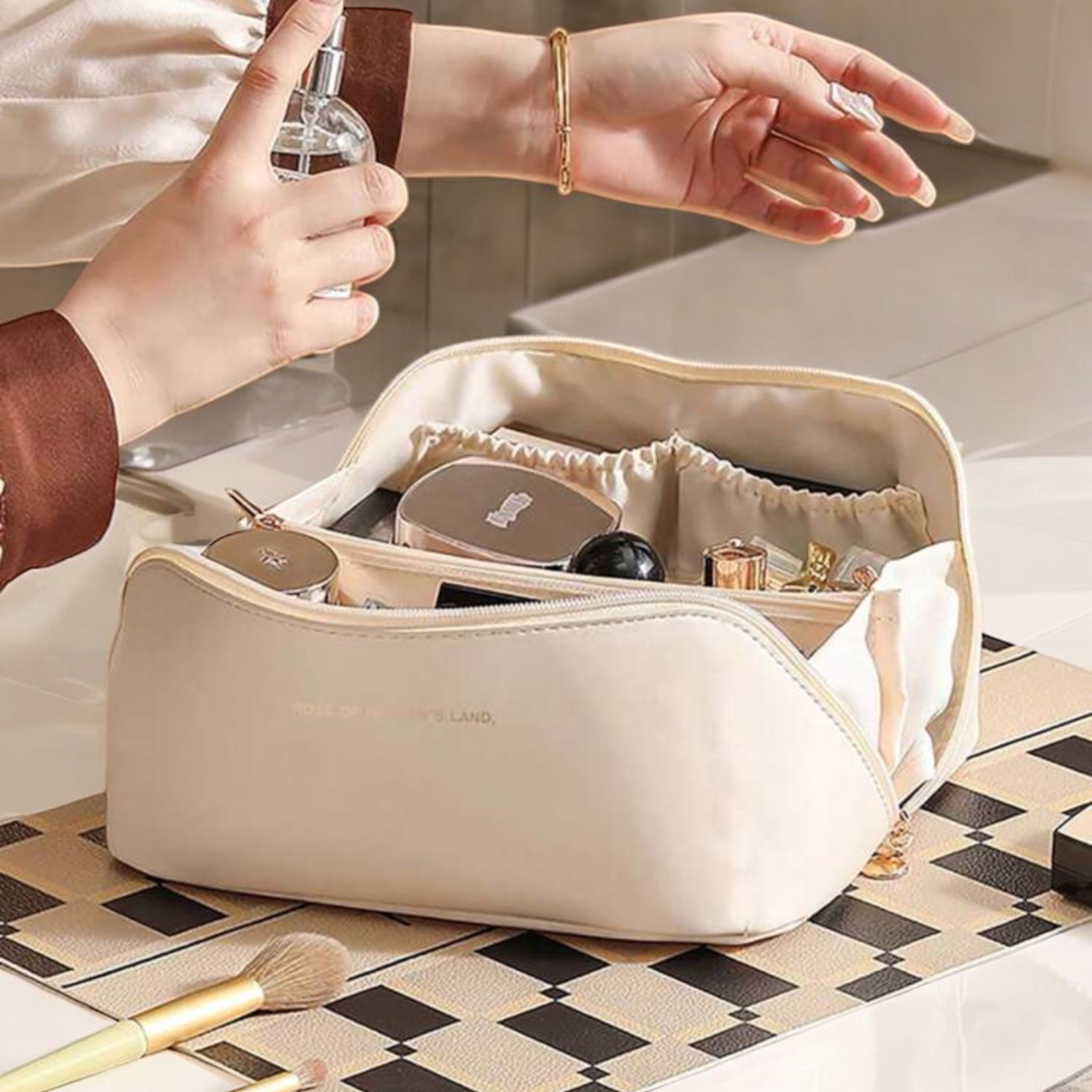Cosmetics bag