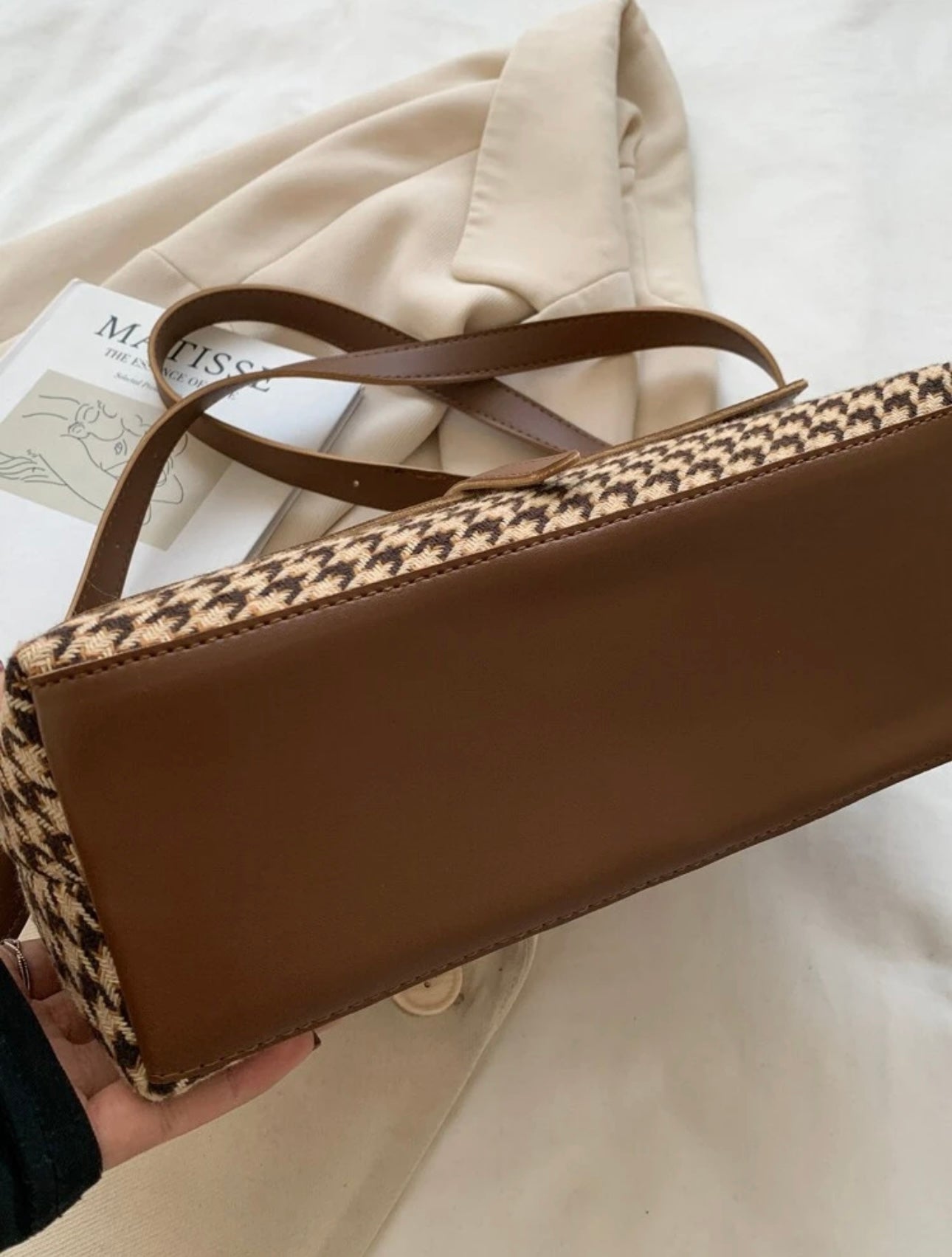 Chestnut Classic Shoulder Bag