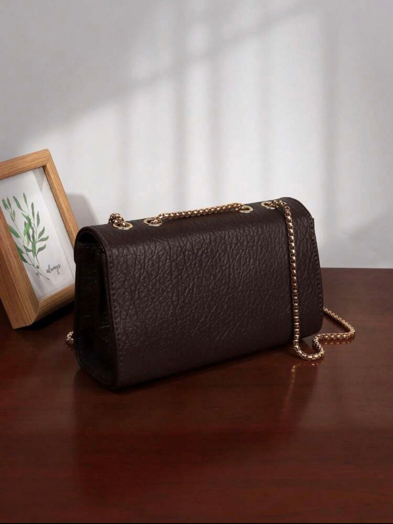 Brunette Beauty Shoulder Bag with Chain