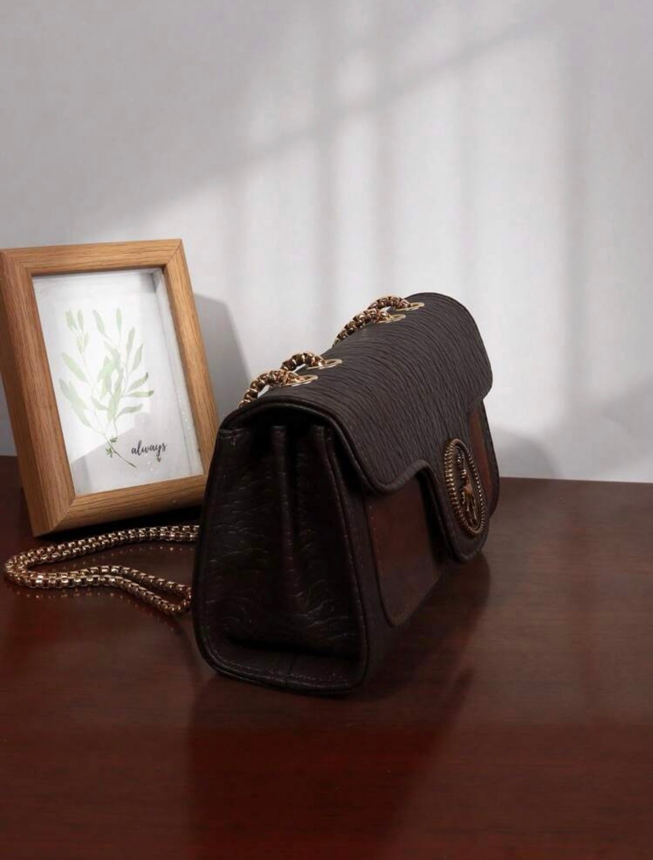 Brunette Beauty Shoulder Bag with Chain