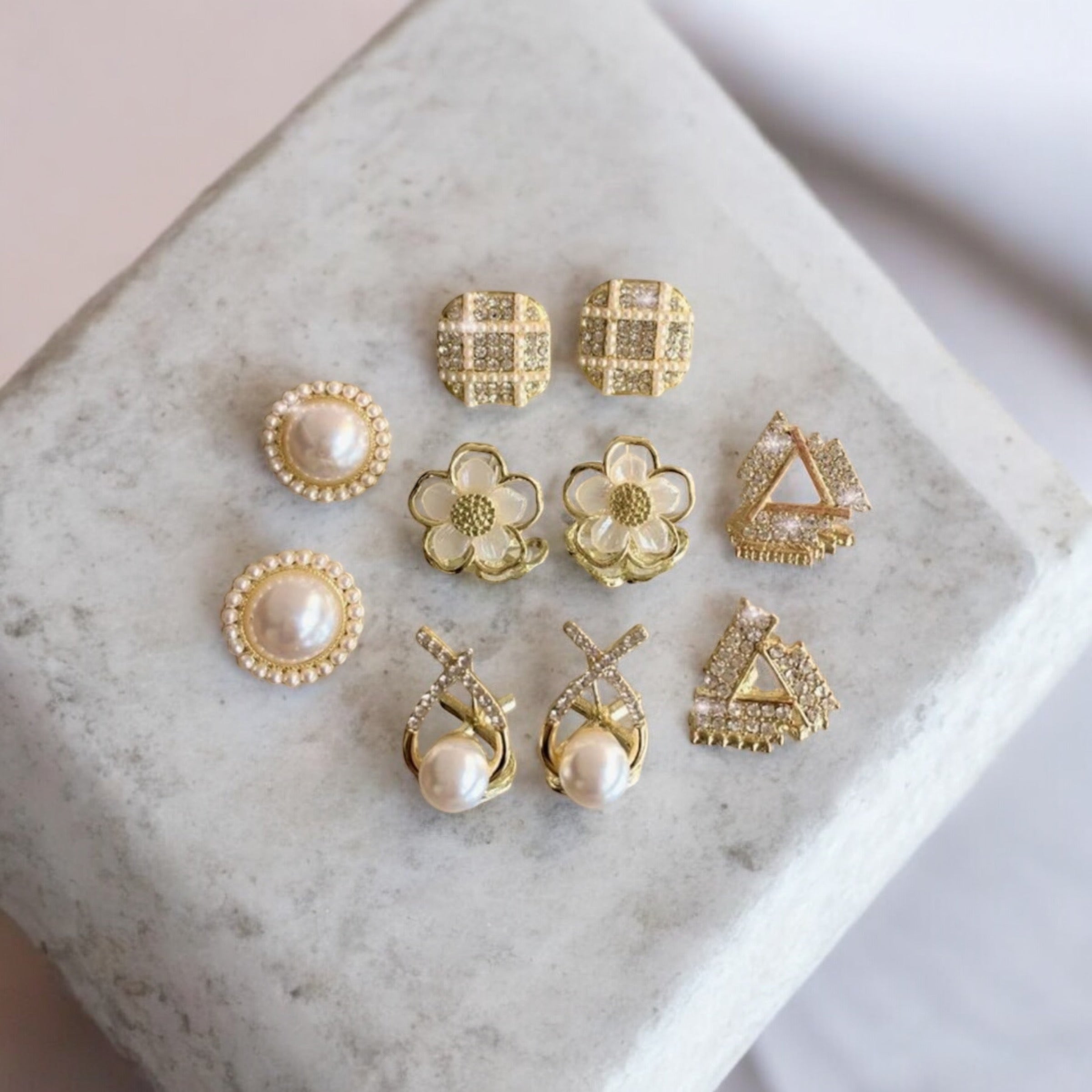 White Whisper - Set of Elegant Ear Studs